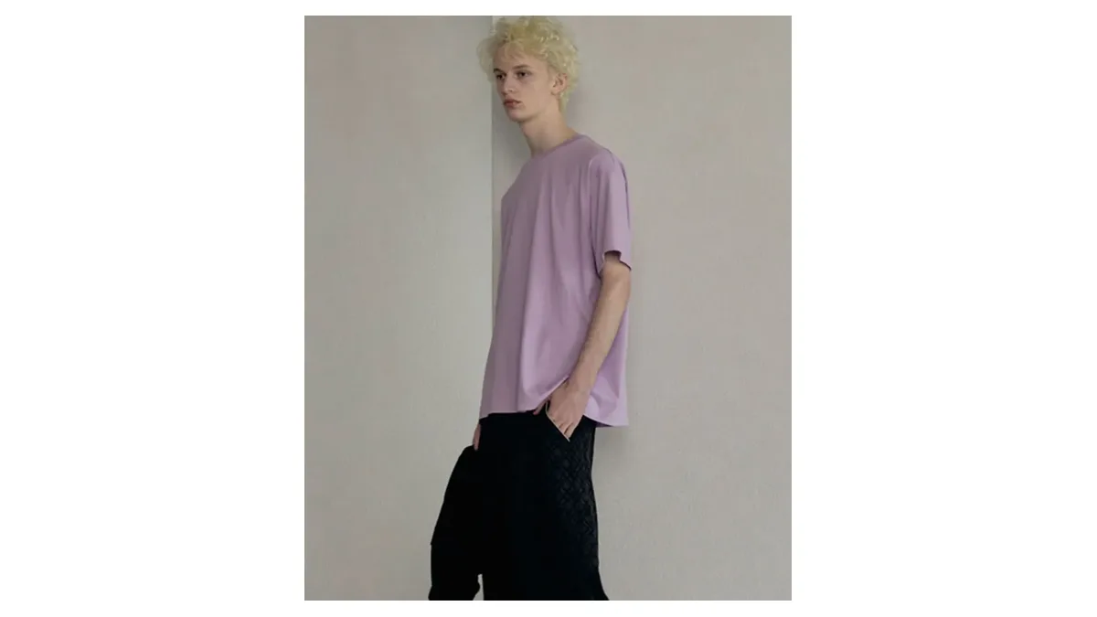 オーガニックコットンTシャツの平置き
